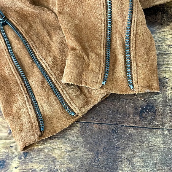 BLANKNYC Women's Cropped Suede Leather Motorcycle Jacket, Light Brown, Size S - Picture 6 of 11